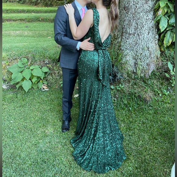 green emerald velvet dress Emerald Green Sequin Prom Dress Detachable Overskirt FD2706 – Viniodress main image 1